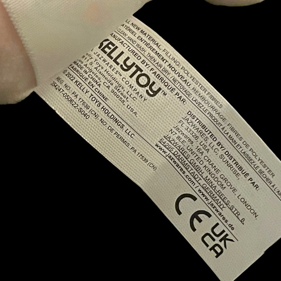 🆕 Squishmallows 3.5 Inch Caparinne Bigfoot Clip On Bag Keychain - Picture 2 of 3